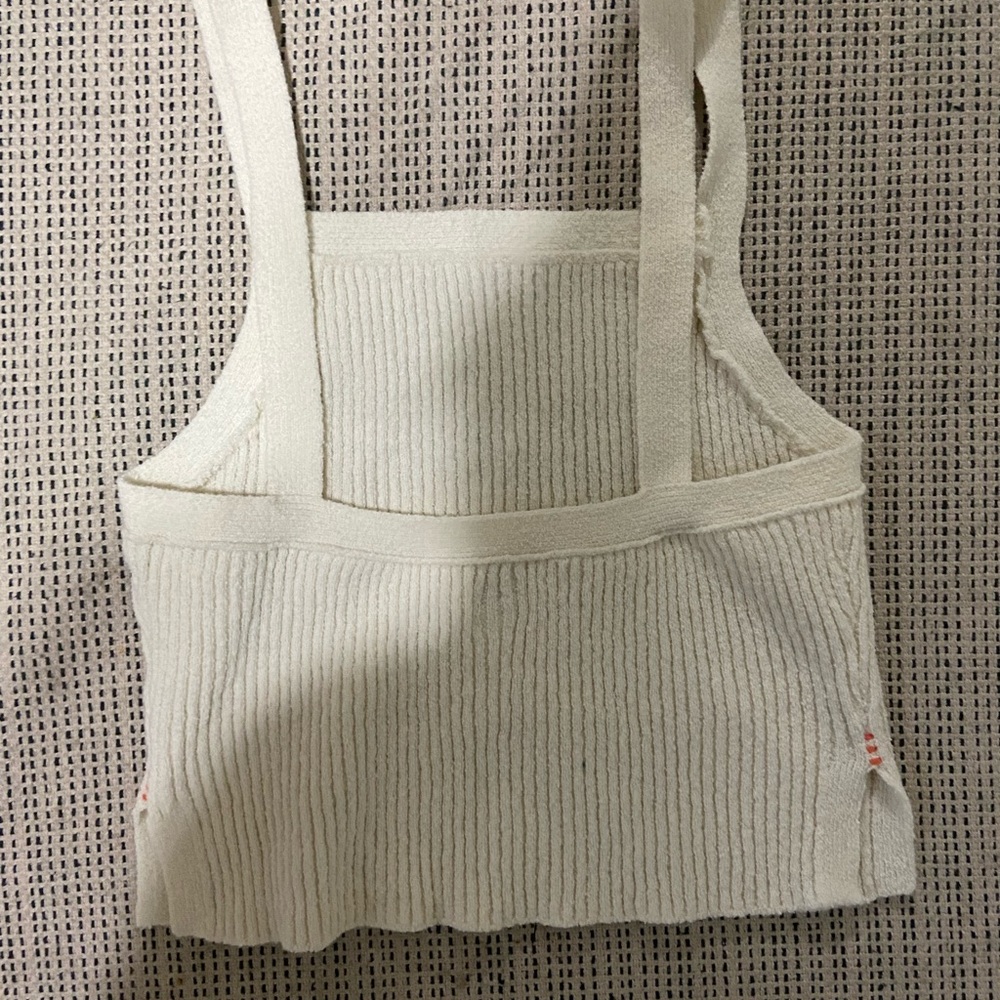 white top - Picture 2 of 2